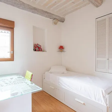 Horloge Furnished Flat Appartement Antibes