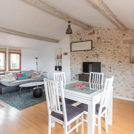 Horloge Furnished Flat