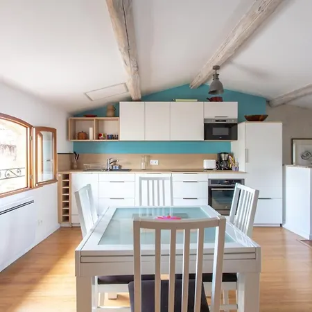 Horloge Furnished Flat